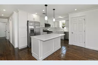 15 Parkview Drive, Commack, NY 11725 - Photo 10
