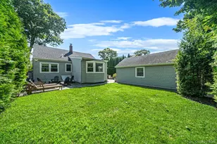 170 Seville Blvd, Sayville, NY 11782 - Photo 28