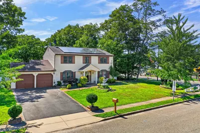 4 Winding Lane, Islandia, NY 11749 - Photo 2