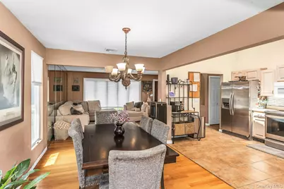 58 Crescent Place, Smithtown, NY 11787 - Photo 8