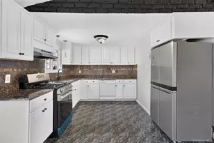 3 Lee Pl, Mastic, NY 11950 - Photo 8