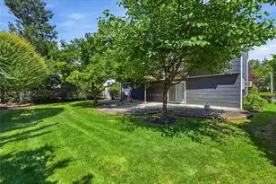 18 Valley Ln E, Valley Stream, NY 11581 - Photo 24