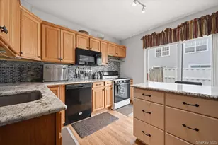10 Casey Ln, Middle Island, NY 11953 - Photo 8