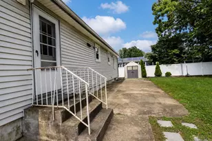 132 48th St, Lindenhurst, NY 11757 - Photo 22