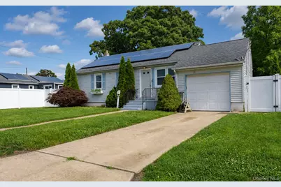 132 48th Street, Lindenhurst, NY 11757 - Photo 16
