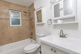 132 48th St, Lindenhurst, NY 11757 - Photo 4