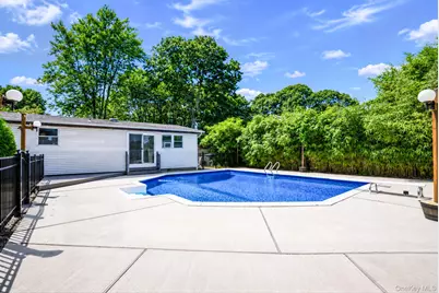 117 Broadway, Shirley, NY 11967 - Photo 6