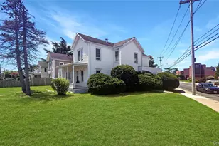 76 Oak St, Patchogue, NY 11772 - Photo 4