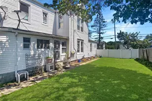 76 Oak St, Patchogue, NY 11772 - Photo 8