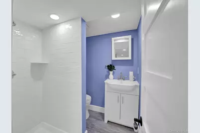 25407 60th Avenue, Little Neck, NY 11362 - Photo 28