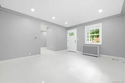 415 Leonard Boulevard, New Hyde Park, NY 11040 - Photo 8