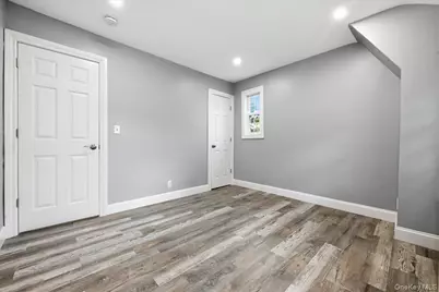 415 Leonard Boulevard, New Hyde Park, NY 11040 - Photo 20