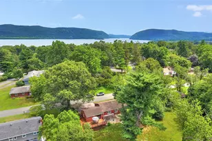 10 Oak Ridge Dr, New Windsor, NY 12553 - Photo 2