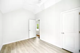 27 Walnut Ave, Setauket, NY 11733 - Photo 14