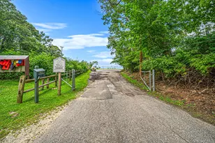 27 Walnut Ave, Setauket, NY 11733 - Photo 20