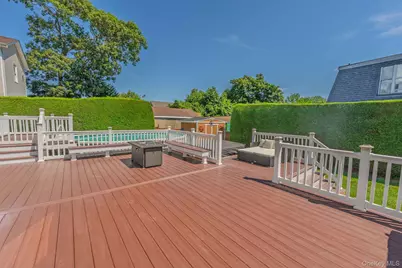 484 Washington Avenue, Lindenhurst, NY 11757 - Photo 34