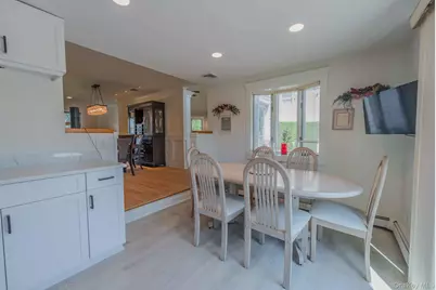 484 Washington Avenue, Lindenhurst, NY 11757 - Photo 10