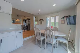 484 Washington Ave, Lindenhurst, NY 11757 - Photo 10