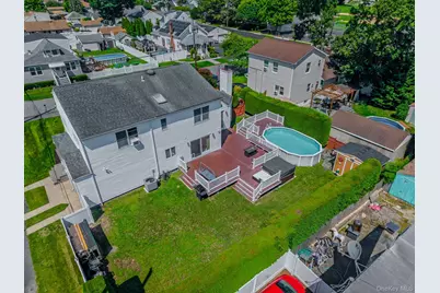 484 Washington Avenue, Lindenhurst, NY 11757 - Photo 40