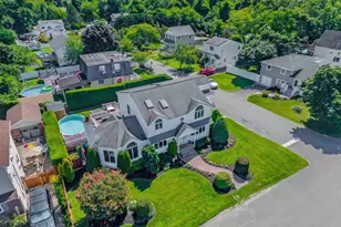 484 Washington Ave, Lindenhurst, NY 11757 - Photo 44