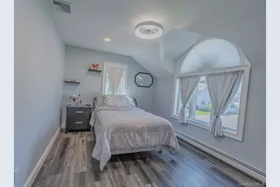 484 Washington Avenue, Lindenhurst, NY 11757 - Photo 26