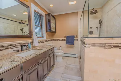 484 Washington Avenue, Lindenhurst, NY 11757 - Photo 28