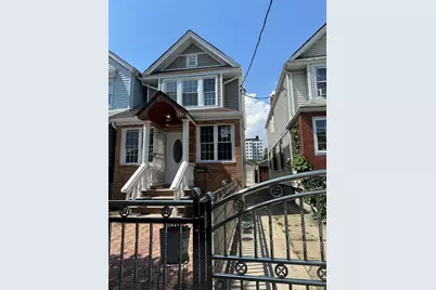17205 89th Avenue, Jamaica, NY 11432 - Photo 28