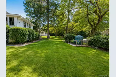 18 Hall Avenue, Goldens Bridge, NY 10526 - Photo 2