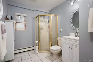242 Seidman Pl, Franklin Square, NY 11010 - Photo 10