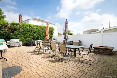 242 Seidman Place, Franklin Square, NY 11010 - Photo 20