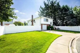 242 Seidman Pl, Franklin Square, NY 11010 - Photo 2