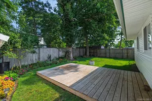 9 Robinson Dr, Shirley, NY 11967 - Photo 18