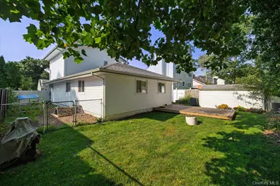 9 Robinson Drive, Shirley, NY 11967 - Photo 20