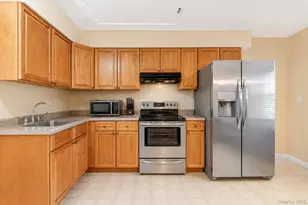 5 Reinhardt Ct, Blue Point, NY 11715 - Photo 32