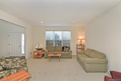 196 Cranberry Court, Melville, NY 11747 - Photo 16