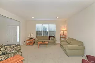 196 Cranberry Ct, Melville, NY 11747 - Photo 16