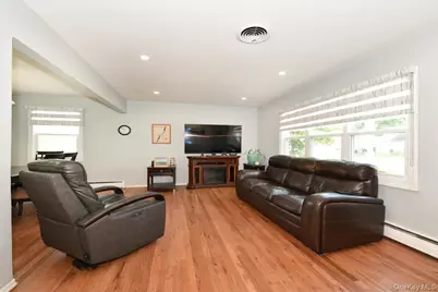 156 Jerusalem Avenue, Massapequa, NY 11758 - Photo 8