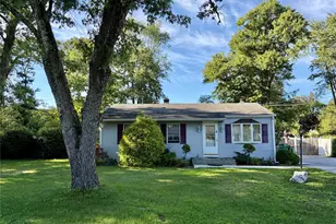 9 Ash Ln, Hyde Park, NY 12538 - Photo 2