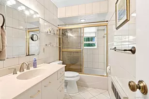 21 Dexter Rd, Yonkers, NY 10710 - Photo 14