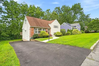 21 Dexter Road, Yonkers, NY 10710 - Photo 2