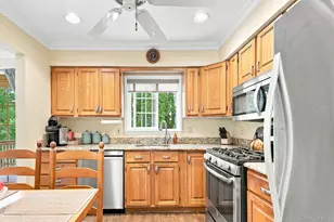 21 Dexter Rd, Yonkers, NY 10710 - Photo 10