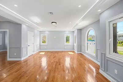 16 Violet Avenue, Hicksville, NY 11801 - Photo 10
