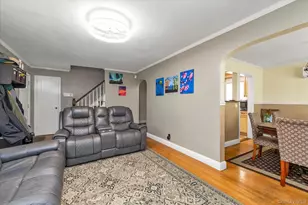 1 Windsor Pl, Lynbrook, NY 11563 - Photo 4