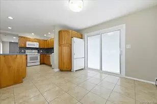 14 Crest Ln, Levittown, NY 11756 - Photo 14