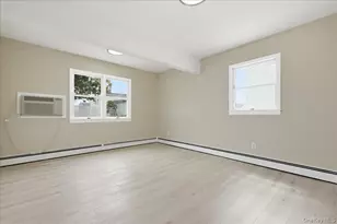 14 Crest Ln, Levittown, NY 11756 - Photo 8