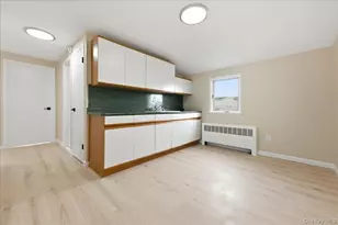 14 Crest Ln, Levittown, NY 11756 - Photo 18
