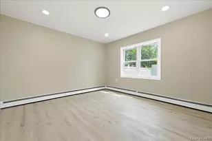 14 Crest Ln, Levittown, NY 11756 - Photo 6