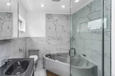 14962 Powells Cove Boulevard, Whitestone, NY 11357 - Photo 16