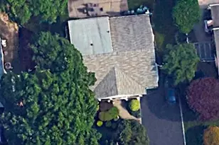 21 Wesleyan Rd, Commack, NY 11725 - Photo 2