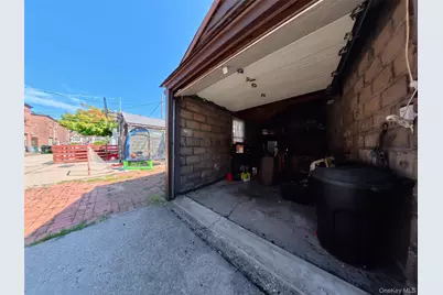 398 Bauer Place, Mineola, NY 11501 - Photo 20